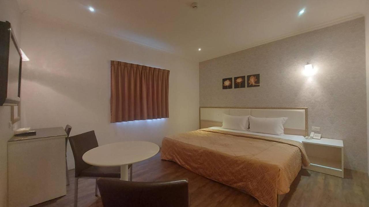 Jungle City Motel Chiayi City Exterior photo