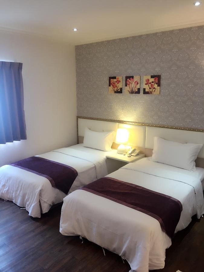 Jungle City Motel Chiayi City Exterior photo