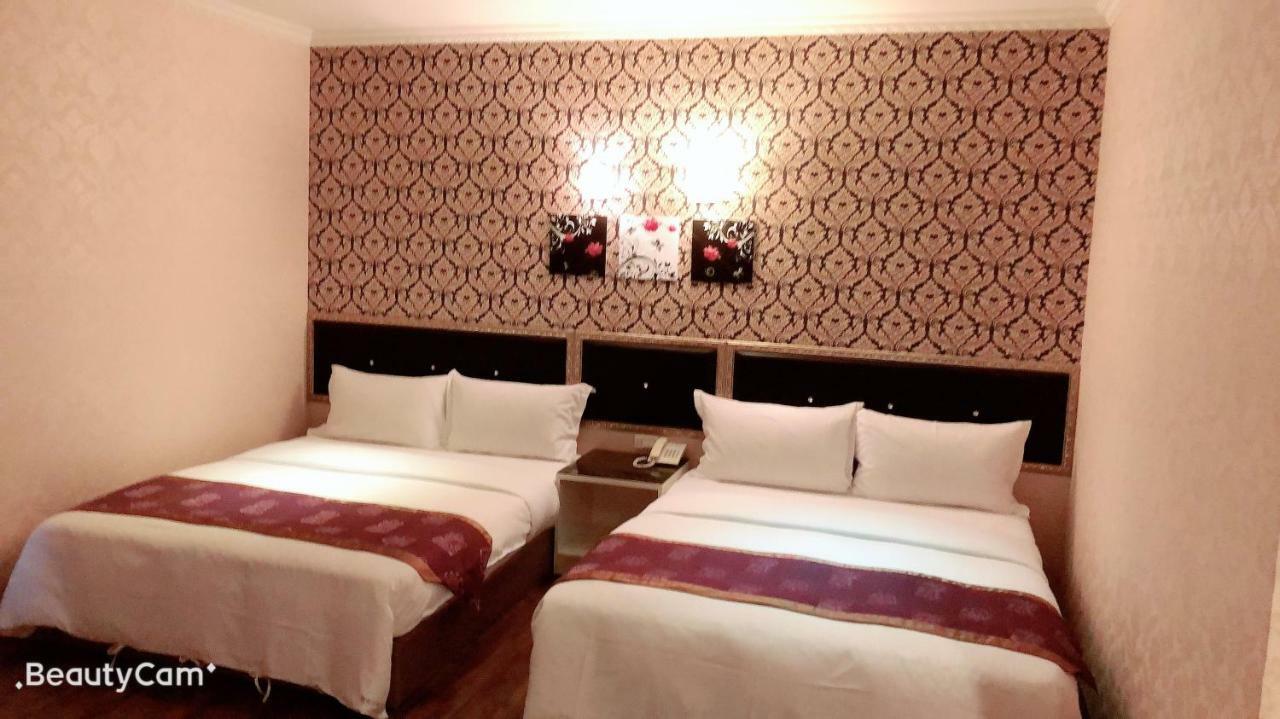 Jungle City Motel Chiayi City Exterior photo