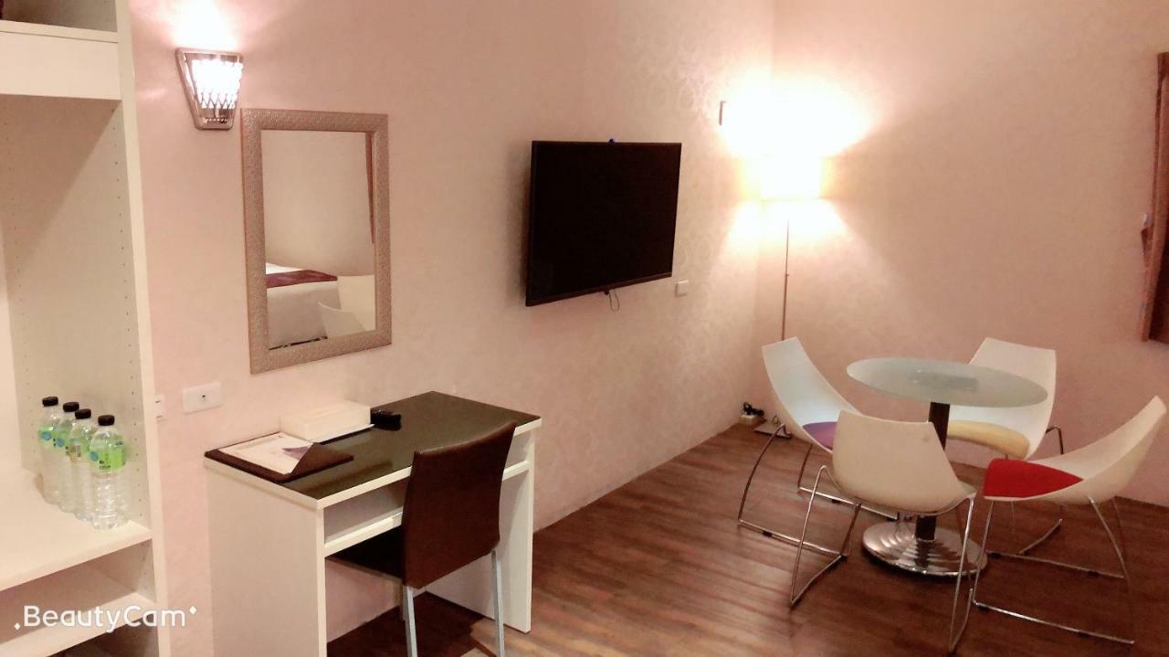 Jungle City Motel Chiayi City Exterior photo
